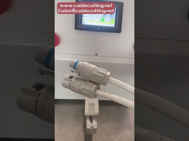 Automatyczna maszyna do dokręcania nakrętek – montaż nakrętek złączy