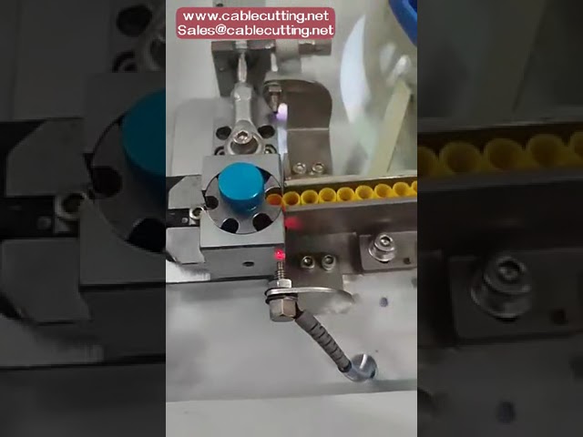 Automatyczna maszyna do zdejmowania izolacji i zaciskania końcówek preizolowanych oraz tulejek rurowych