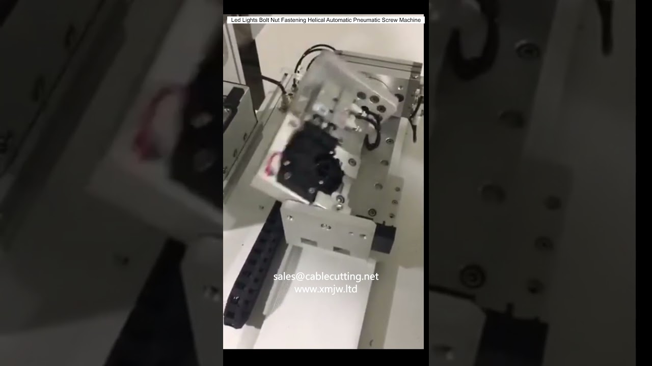 Automatyczna pneumatyczna maszyna śrubowa do mocowania śrub i nakrętek w lampach LED