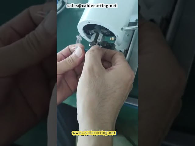 Automatyczna maszyna do zdejmowania izolacji i skręcania przewodów