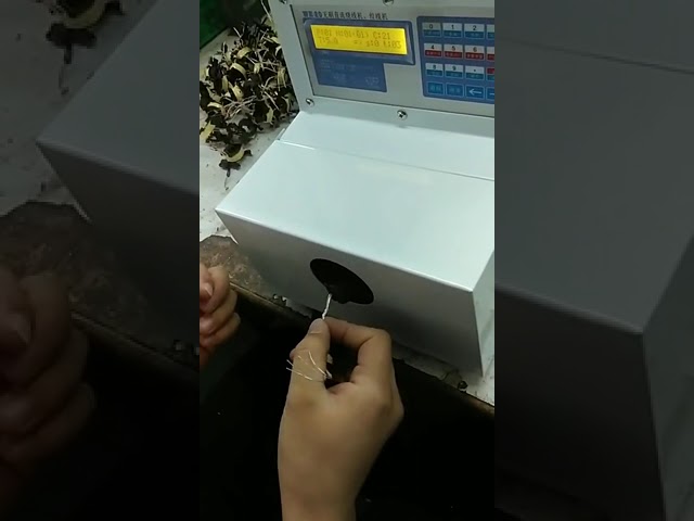 Samoautomatyczna maszyna do skręcania kabli – producent z ponad 10-letnim doświadczeniem